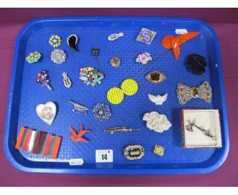 Vintage and Later Brooches and Buckles, including lucite, floral, diamante, etc:- One Tray.