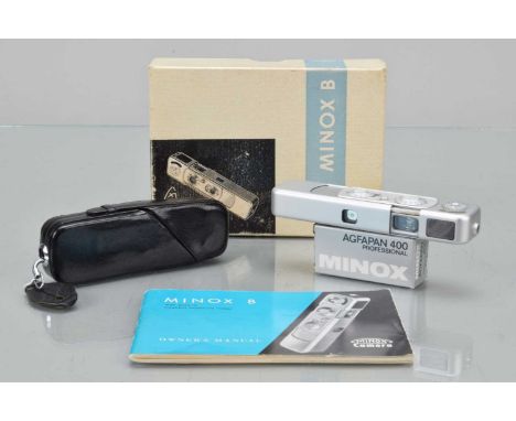 A Minox B Sub Miniature Camera, shutter working, light cell responsive, body G, elements VG, in case, with focus chain, Agfap