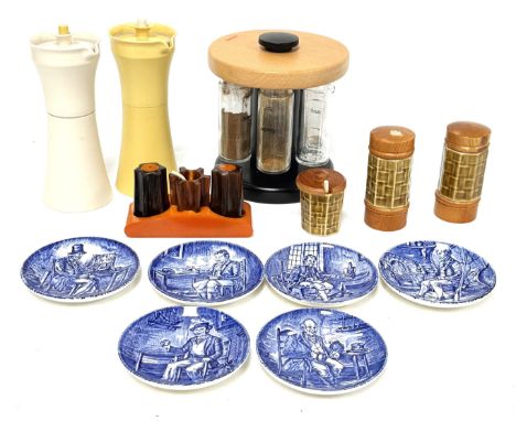 Retro condiment sets to include a Leifheit magnetic spice rack, also six Wedgewood collectors plates, (A lot)