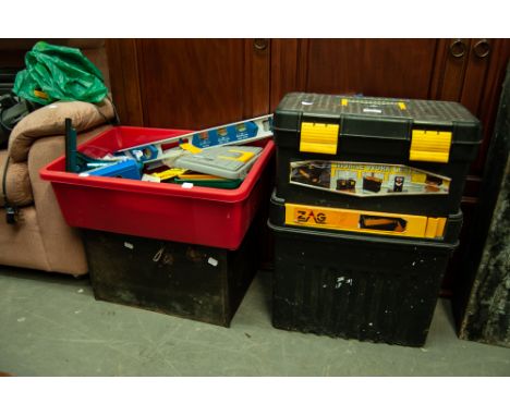 LARGE SELECTION OF TOOLS AND HARDWARE TO INCLUDE DOMESTIC TOOLS, A SPIRIT LEVEL, DRILL BITS, IN TOOL BOXES