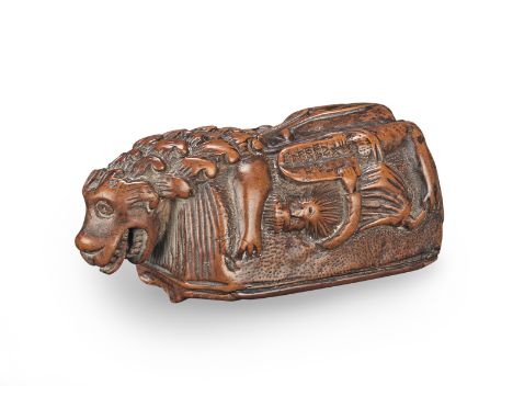 A good early 18th century carved boxwood snuff box, DutchCarved with the Dutch Lion, Moses bearing a tablet representing the 