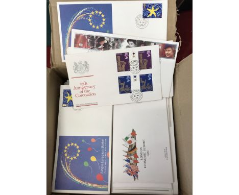Great Britain 1979-2000 Good quantity of House of Commons and House of Lords First Day Commemorative FDC's. Some light duplic