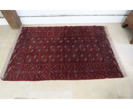 A vintage hand knotted rug - 190cm x 117cm