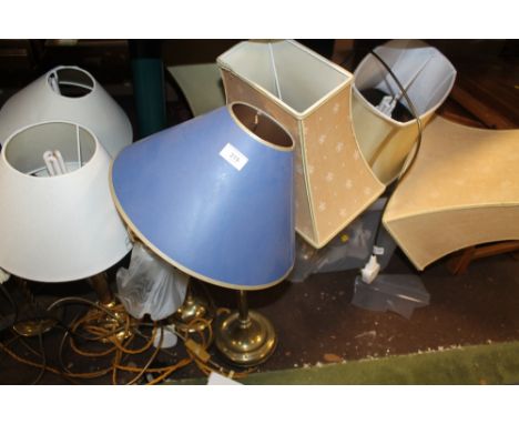 A QUANTITY OF ASSORTED TABLE LAMPS TOGETHER WITH A RETRO STYLE LAMP