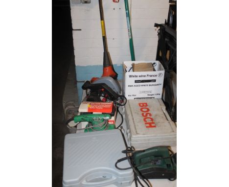 A QUANTITY OF ASSORTED TOOLS TO INCLUDE A HAMMER DRILL, JIGSAW, ETC 