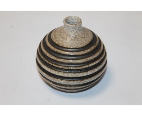 A POOLE STUDIO POTTERY ATLANTIS RANGE VASE BY JENNY HAIGH  