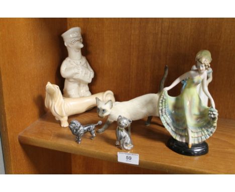 A QUANTITY OF COLLECTABLE FIGURES AND ORNAMENTS TO INCLUDE SYLVAC, ROYAL WORCESTER LADY FIGURE, ETC 