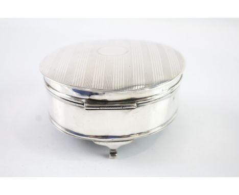 A .925 STERLING SILVER JEWELLERY/ TRINKET BOXWeight: 262 gms