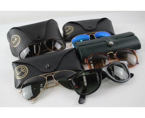 A COLLECTION OF DESIGNER RAYBAN SUNGLASSES INCLUDING CASES (5)