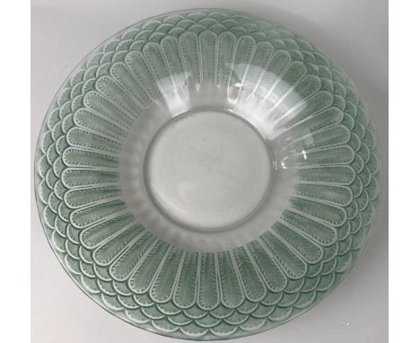 RENE LALIQUE (FRENCH 1860-1945): A GLASS BOWL32cm x 6cm