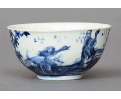 An 18th century Worcester blue and white porcelain tea bowl
Decorated in the Chinese manner.  7 cm diameter. CONDITION REPORT