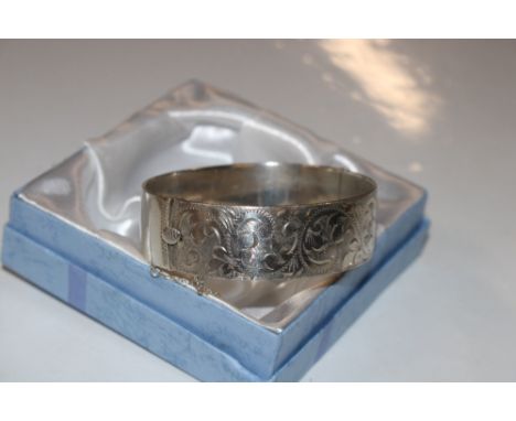 A Birmingham Sterling silver hinged bangle 