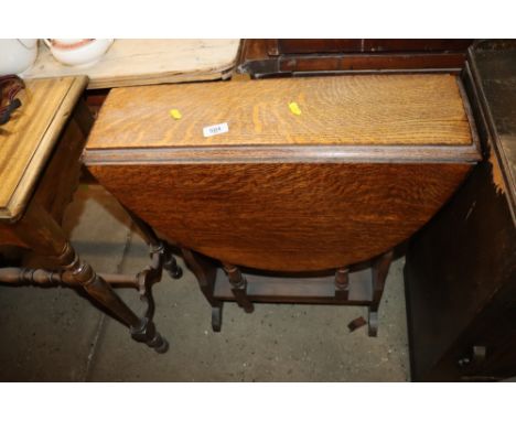 An oak gate leg tea table 