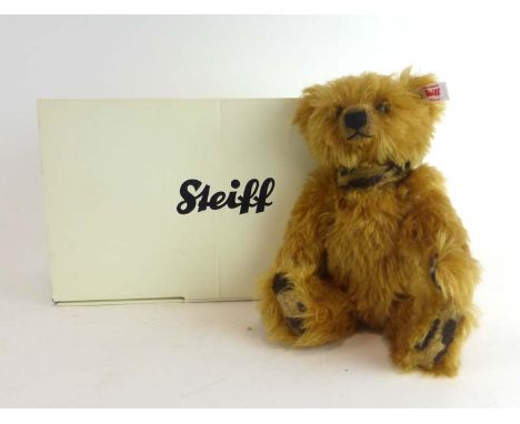 Steiff for Danbury Mint, a limited edition fully jointed bear 'Sebastian', No. 194/2000, boxed and with certificate 