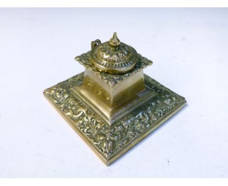 Early 20th Century cast brass inkwell, 10cm square  