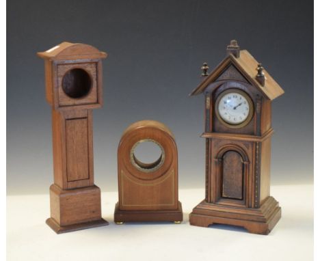 Early 20th Century Hamburg American Clock Co mantel timepiece, in architectural case, 30cm high, together with a similar vaca