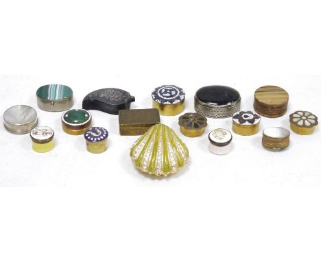 Assortment of trinket and pill boxes, of varying sizes and designs, including stone set, enamel and engraved examples