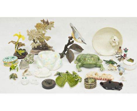 Assortment of collectables&nbsp;mostly relating to frogs and other animals, to include ceramic models, enamel lidded pot, etc