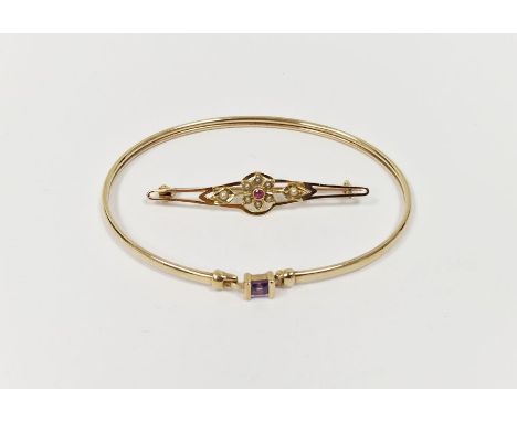 9ct gold and amethyst set bangle, 3.9g and a 15ct gold brooch&nbsp;set with seedpearls, 2.6g (2)&nbsp;