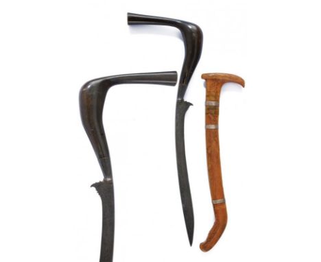 dating: early 20th Century provenance: Sumatra, Slightly curved, single-edged blade, in finest pamor, with chiselled base. Ho