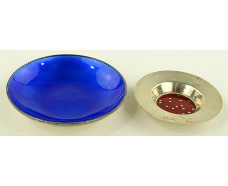 2 continental silver and enamel dishes, largest 10cm diameter, (2).