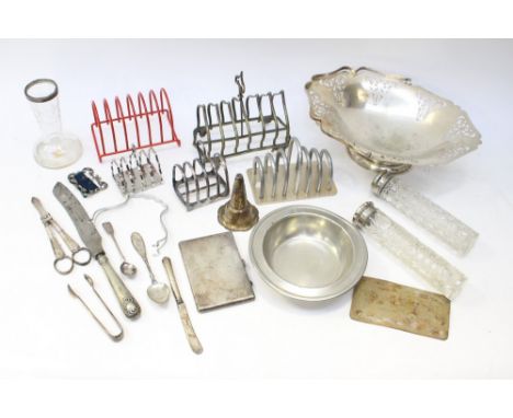 Silver collar Edwardian vase, toilet bottles, Walker & Hall, 19th century bread knife, grape scissors, weighted silver handle
