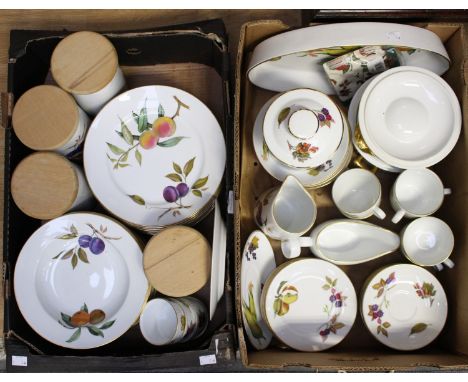 Royal Worcester Evesham gold rimmed dinner and tea part service comprising of vegetable serving bowls oval dish, gravy boats 