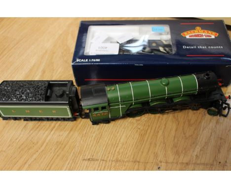 Hornby OO gauge tender drive Flying Scotsman, with boxed Bachmann 31/45 1d Ivatt 262 tank loco (3) 