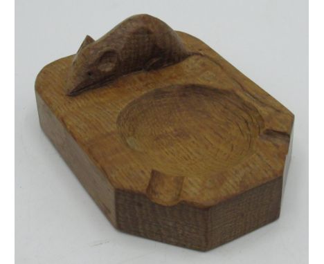 Robert Mouseman Thompson - Rectangular oak ashtray carved with signature mouse, W10cm D7.5cm H4cm 