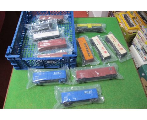 Twelve 'HO' Scale American Outline Box Cars, unboxed.