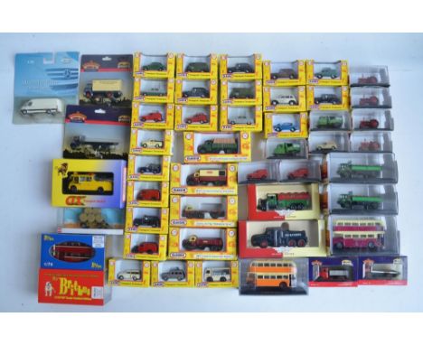Collection of boxed 1/76 scale (OO gauge) diecast vehicle models from Bachmann Scenecraft, Hornby Skale Autos, Classix, Britb