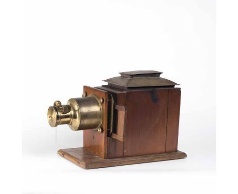 VICTORIAN 'CHALLENGE' MAGIC LANTERN SLIDE VIEWER
contained within a mahogany and brass mounted case, retailed by J. Lizars of