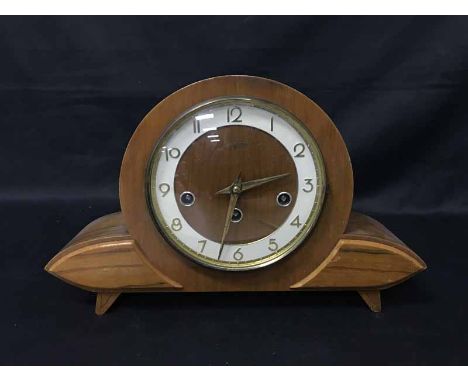 ART DECO MANTEL CLOCK AND A FRAMED BLUE AND WHITE PLAQUE (2) 
