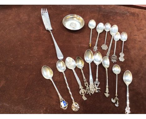 A Victorian silver fork - hallmarked 1889, weight 25 gm, also with decorative continental silver spoons, approx weight 120gm 