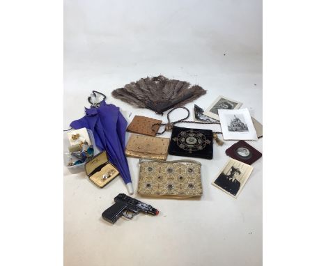 Vintage evening handbags, a feather fan and other items 
