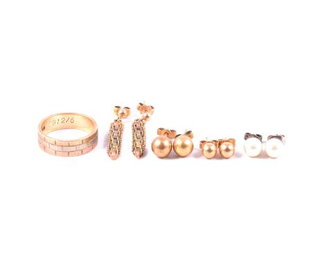 A 9 carat tricolour gold wedding ring, gold earrings and simulated pearl earstuds, a 9 carat tricolour gold wedding band, 6mm