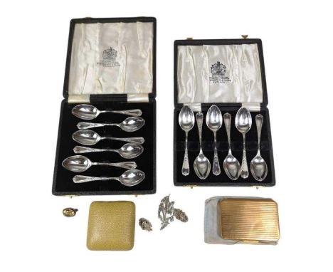 A set of cased tea spoons, a compact, costume jewellery and other items