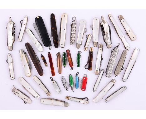 Y&nbsp;A COLLECTION OF PEN KNIVES AND BUTTON HOOKS VARIOUS MAKERS AND DATES To include examples with mother of pearl, tortois