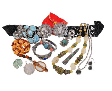 
	
		Y&nbsp;A COLLECTION OF SILVER COLOURED JEWELLERY AND OTHER ITEMS
		To include a Chinese silver coloured belt buckle with