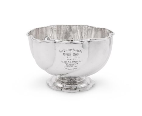 
	
		AN EDWARDIAN SILVER SHAPED CIRCULAR ROSE BOWL
		MAKER'S MARK OBSCURED, LONDON 1908
		The wrythen body engraved with a pr