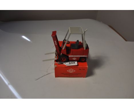 NZG MODEL 173 O&amp;K V25 FORK LIFT TRUCK WITH BOX