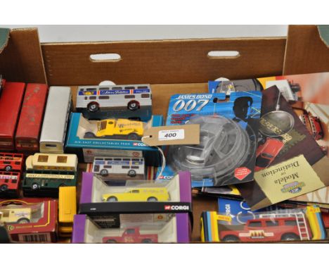 TRAY OF ASSORTED CORGI MODEL VEHICLES BOXED AND UNBOXED, LEAFLETS ETC