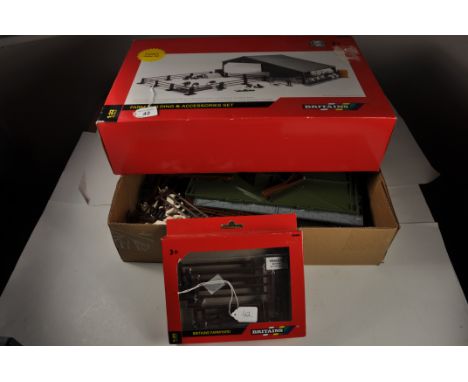 BRITAINS 44 PIECE FARM BUILDING AND ACCESSORIES VALUE SET 430754A AND BRITAINS BEWARE OF THE BULL GATE 1:32 