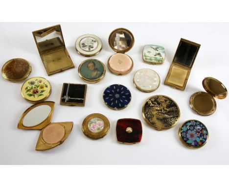 Mixed group of vintage compacts including enamel examples, one fan shaped, another with portrait on silk, oversized La Rage c