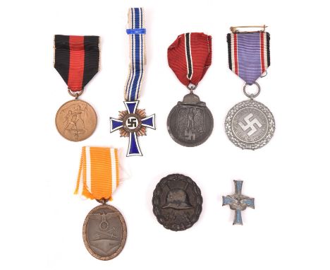 5 Third Reich medals: Eastern Front, Mother's Cross, Luftschutz Service; West Wall October 1938 Commemorative WWI black wound