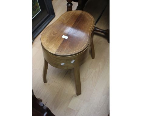 Small ladies Kidney shaped commode.&nbsp;