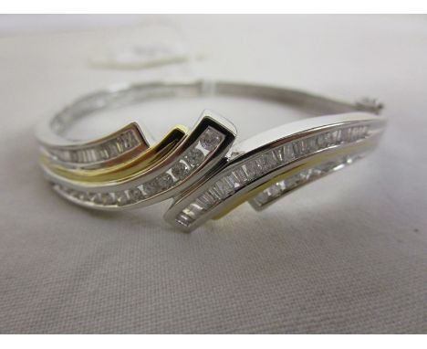 14ct white gold baguette &amp; brilliant cut diamond bangle