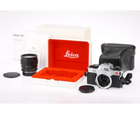 A Leica R5 35mm SLR Camera chrome, 1990, made in Germany, serial no.1776742, with a Leitz Vario-Elmar-R f/3.5 35-70mm lens, m