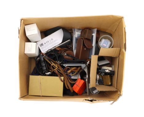 A Box of Mixed Accessories and Photographic Components including a Leitz 40cm cable release, a Stitz flash bracket, an unbran