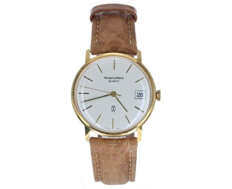 Mappin & Webb Quartz 9ct gentleman's wristwatch, silvered dial with baton markers, centre seconds and date aperture, tan leat